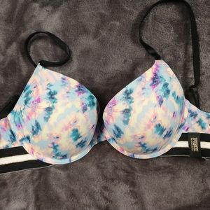 Victoria's Secret Wear Everywhere Push-up bra